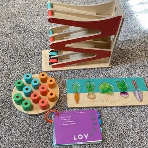Lovevery Play Kit The Adventurer 16, 17, 18 Months